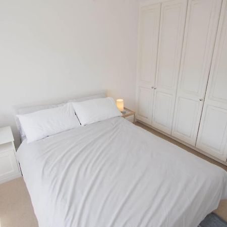 Secluded Central 2 Bed Flat สแตรทฟอร์ด อะพอน เอวอน ภายนอก รูปภาพ
