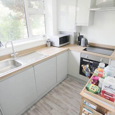 Secluded Central 2 Bed Flat สแตรทฟอร์ด อะพอน เอวอน ภายนอก รูปภาพ