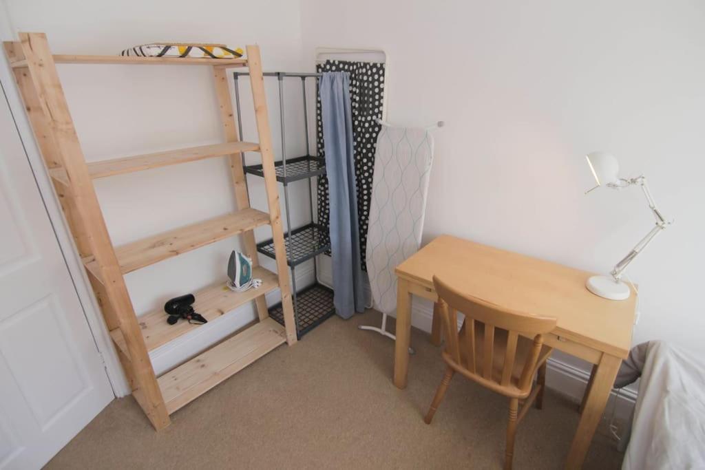 Secluded Central 2 Bed Flat สแตรทฟอร์ด อะพอน เอวอน ภายนอก รูปภาพ